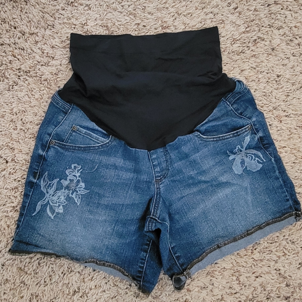 Maternity shorts